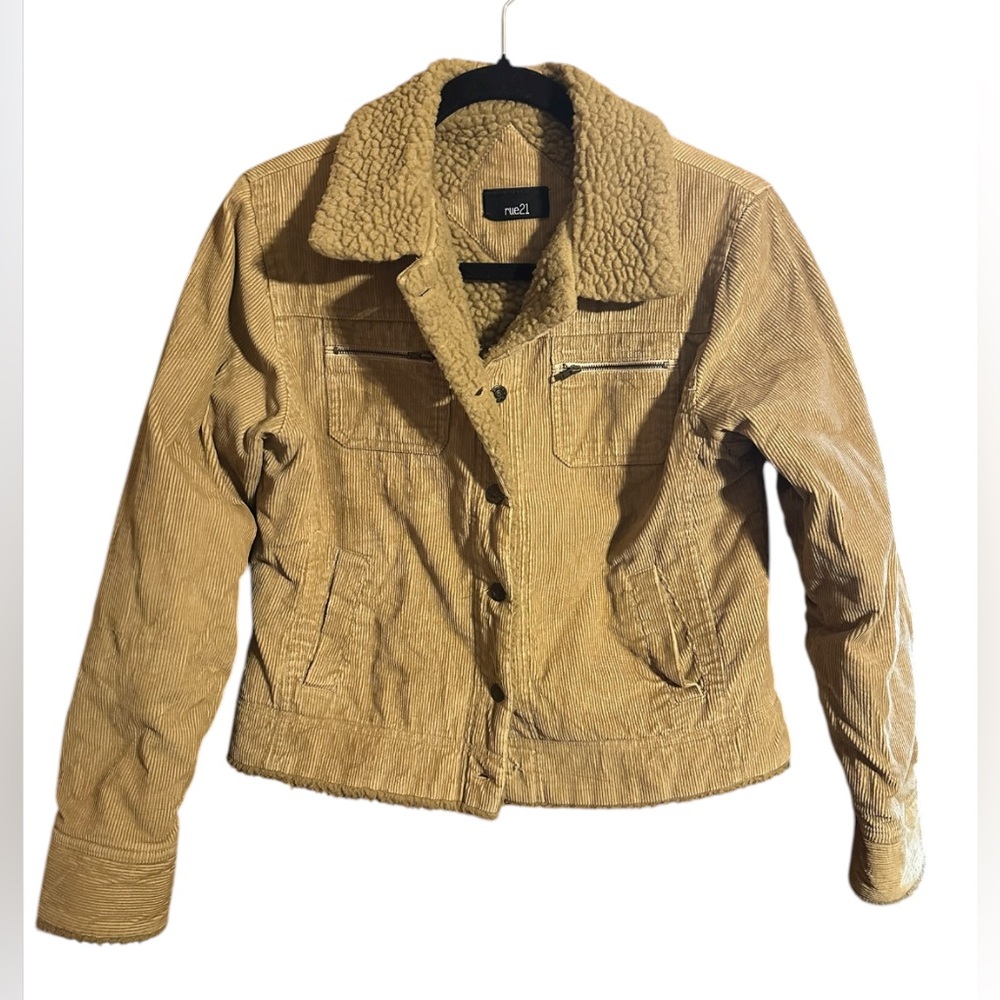 Rue21 Women’s Camel Corduroy Trucker Jacket with Faux Sherpa Lining. Size Medium